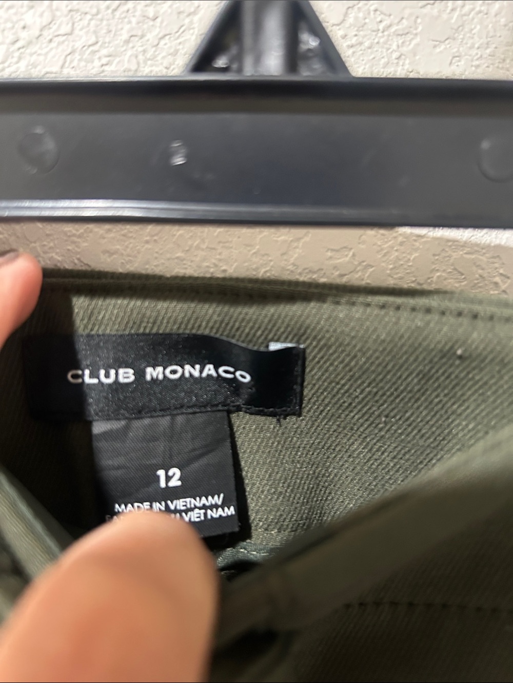 Club Monaco Byllie Olive Tailored Pant - Picture 4 of 4